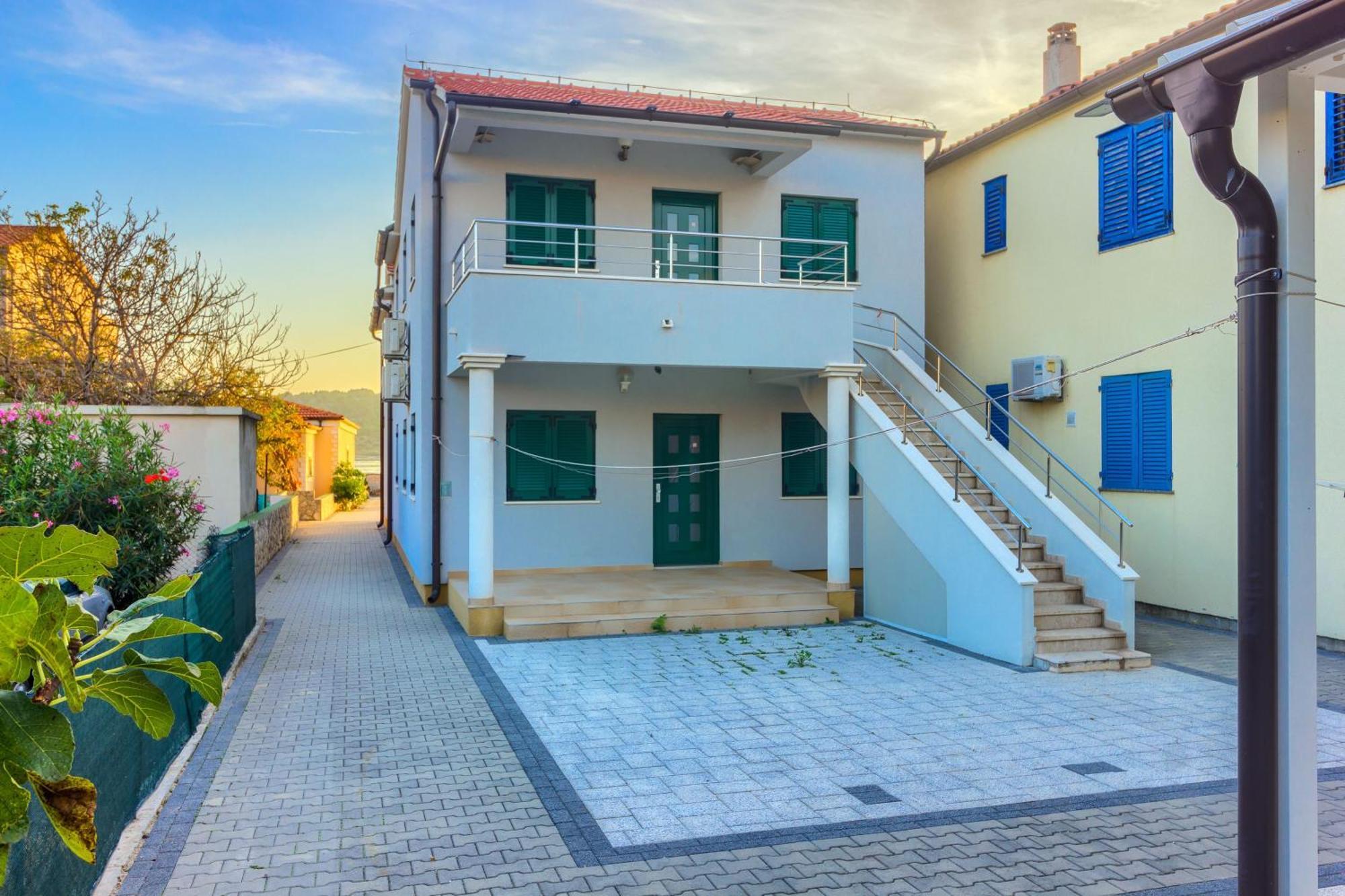 Apartmani Mato Pirovac Exterior photo