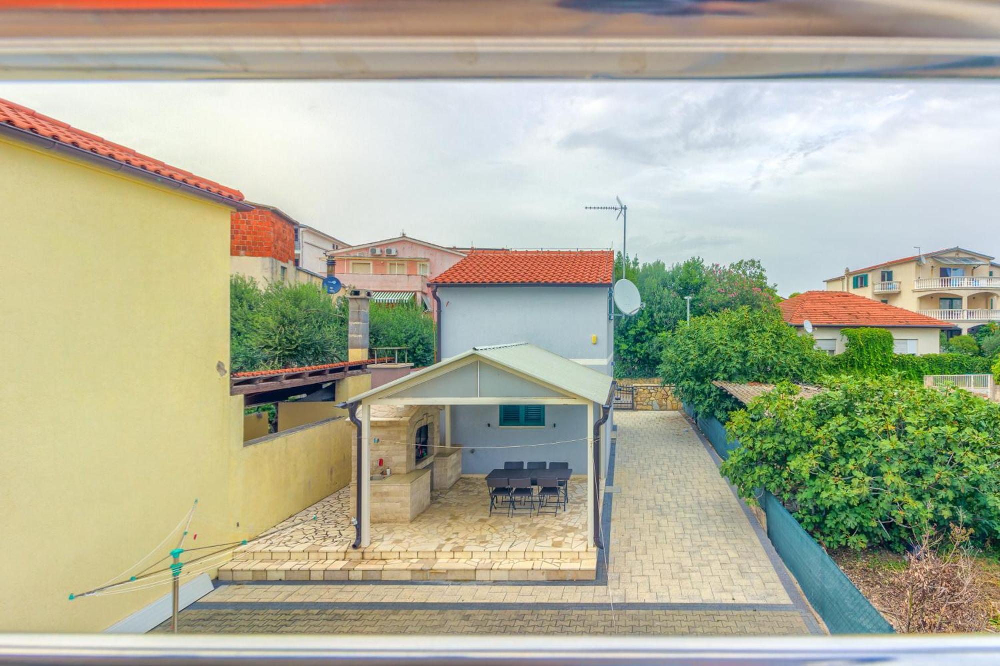 Apartmani Mato Pirovac Exterior photo