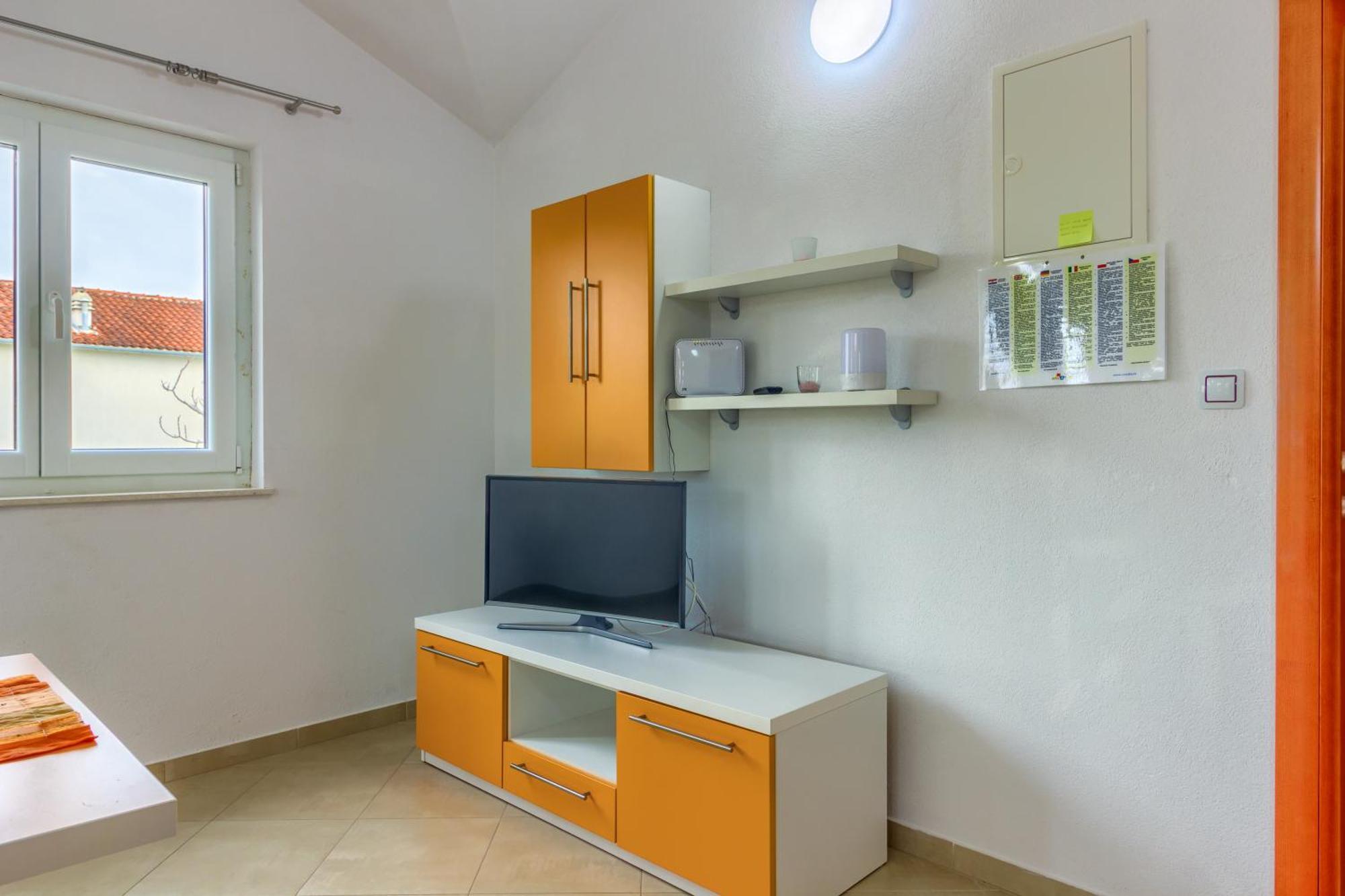 Apartmani Mato Pirovac Exterior photo